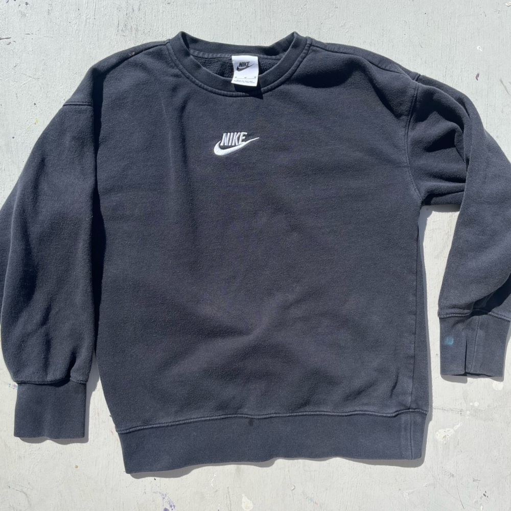 Women's Nike Sweatshirt Black Logo Center Swish M Pullover Activewear Gym Run